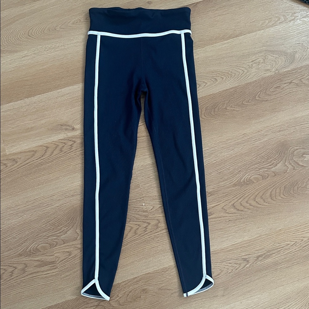 GAP Women’s Navy Leggings with White Accent